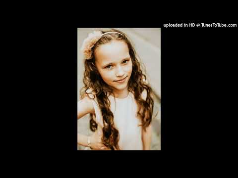 Studija Tiks GRETA - NEGYVENAMA ŠALIS (cover)