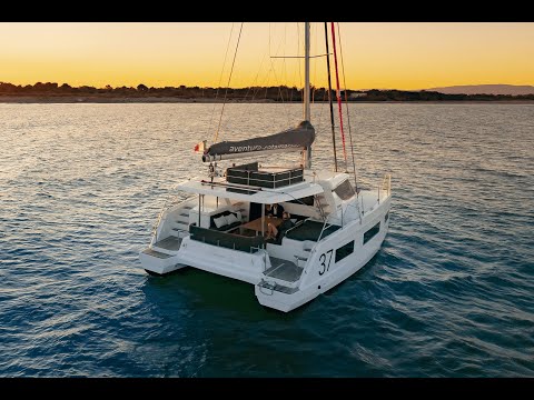 Aventura 37, catamarano