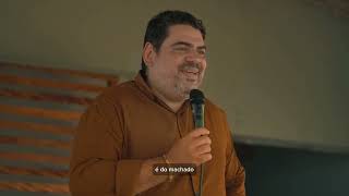 Participando da entrega de trator na associação da Santa Marta.