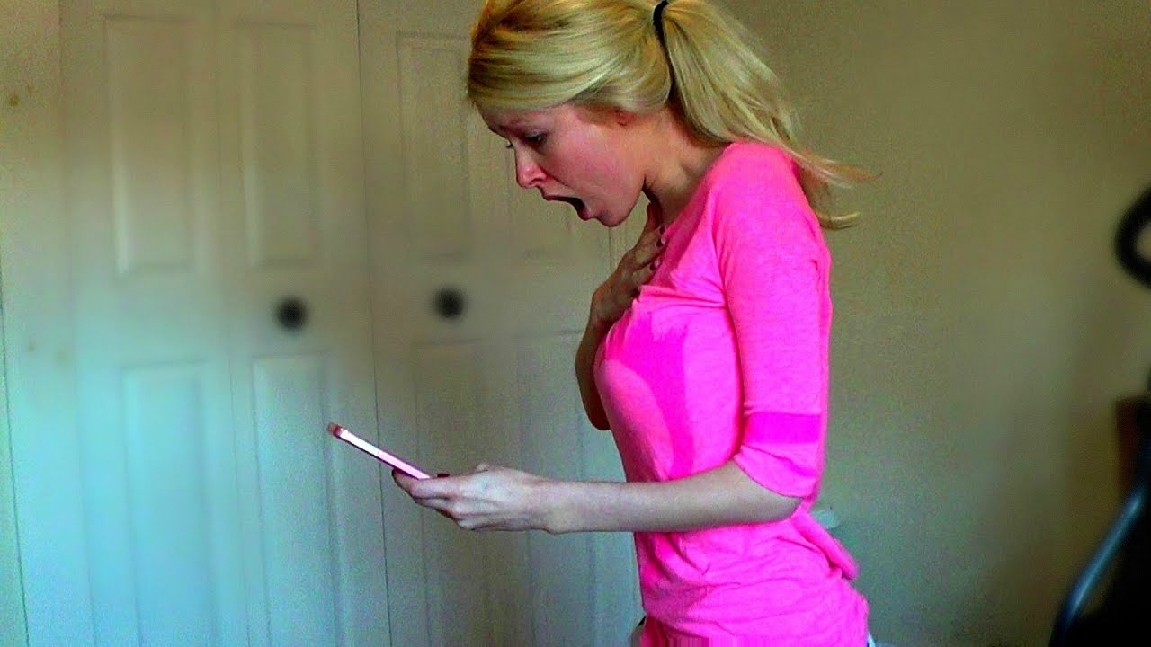 Em dễ thương lại bị chồng troll. Đáng yêu vãi các bác ạ ^^