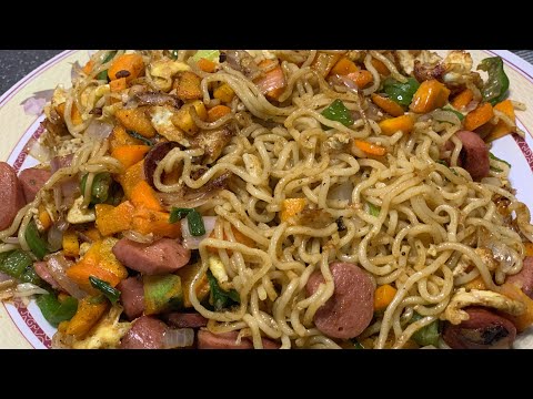 How to cook indomie instant noodles Ghana 🇬🇭 street food 