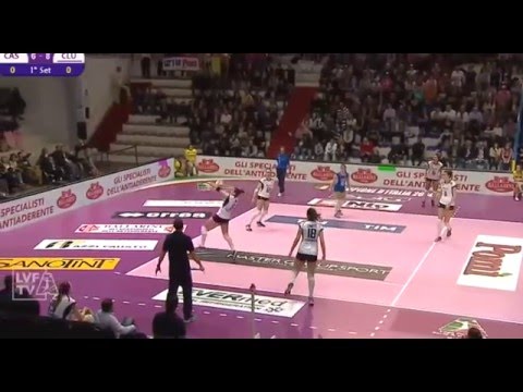 #SpecialVolley - Alessia Orro superalzata di bagher