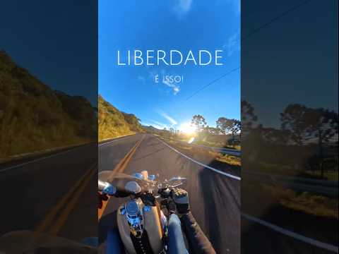 POV: Liberdade é isso! 🏍️☀️ Viagem de Moto no Pôr do Sol pela Serra Catarinense 🇧🇷