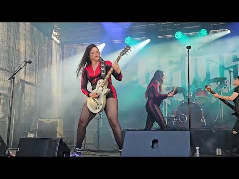 Domino - The Gems live at Ljungarocken