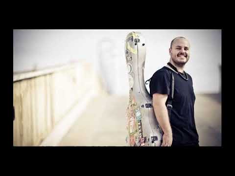 .N°2:Andy McKee: i will see you again (2009): j'adore fortement le fingerstyle/fingerPicking en...