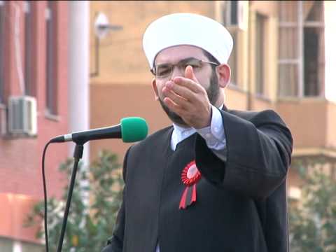 Myftinia Shkoder, 25 tetor 2012 - Imam Muhamed Sytari fton besimtaret te falin e te meshirojne.mpg