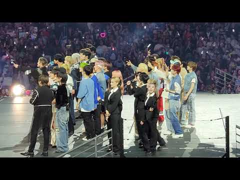 [FANCAM] 230819 LA DAY 2 ~ All Artists ending