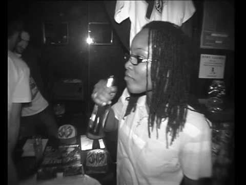 Yo Majesty 'Party Hardy'