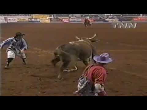 Justin McBride vs Skeeter - 00 PBR Guthrie (86.5 pts)