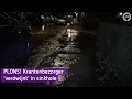 PLONS! Krantenbezorger fietst in sinkhole (video: AS Media)