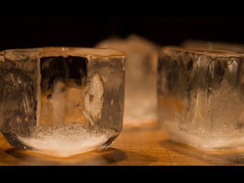 How to Make Clear Ice Cubes Using Distilled Water