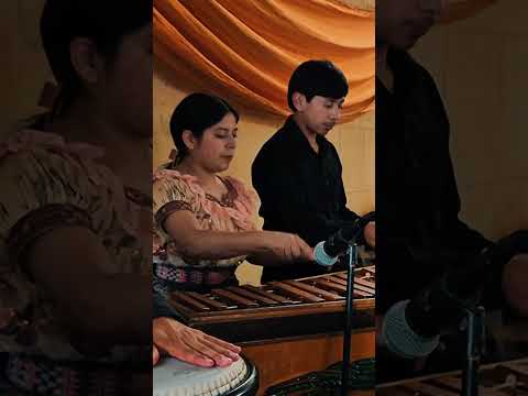 Amenizando evento en Santo Tomás Chiché, Quiché.