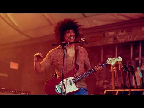 LEVITATION and Boogarins