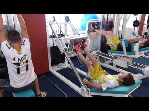 Mladší dorost v posilovně