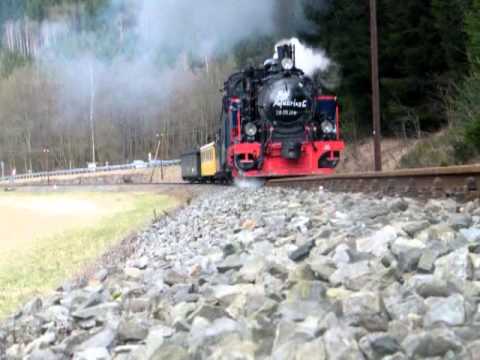 Aquarius C durchfährt Bahnübergang Grumbacher Str.