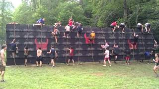 preview picture of video 'Warrior dash 2011 wall.'