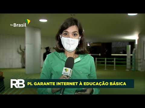 Lei que dá acesso gratuito de estudantes à internet vai à sanção