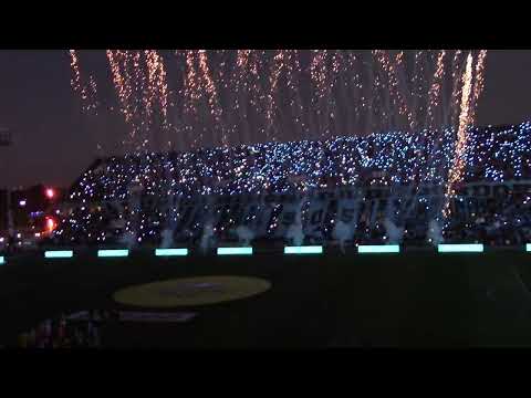 "BELGRANO Y EL ESPECTACULAR RECIBIMIENTO DE LA GENTE EN ALBERDI 2026." Barra: Los Piratas Celestes de Alberdi &bull; Club: Belgrano &bull; País: Argentina