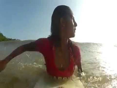 Surfer Girl salini