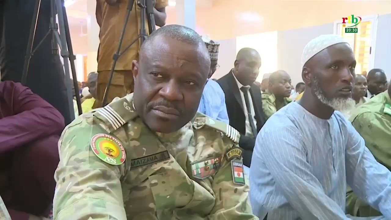 AES Actualités : le premier ministre participe à une prière pour la paix au Niger
