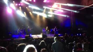 Martina McBride covering Bryan Adams&#39; &quot;Summer of 69&quot; at the Fair at the PNE August 30, 2013