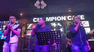 Download lagu TRIO CHAMPION CAFE.... GOYANG KOTA MEDAN 'KAU TERCIPTA BUKAN UNTUKKU' mp3