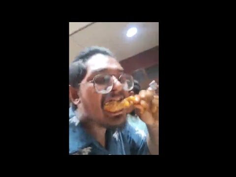 গণভবনের ভিতরে ছাত্র জনতার আনন্দঘন মুহূর্ত