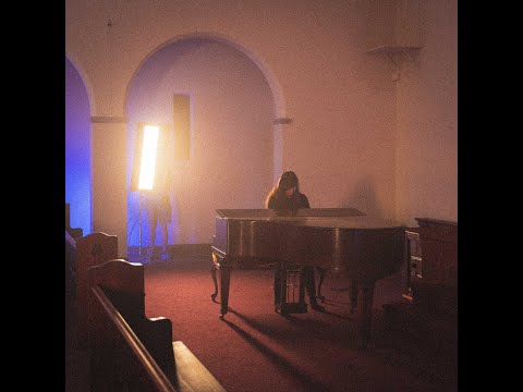 Zofia Hame - Electric Eyes (Official Video)