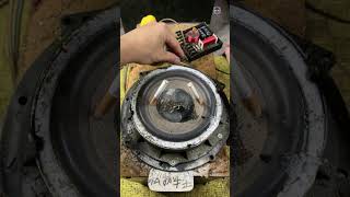 Test the sound of the bass speaker with water to see how it goes Test the sound of the bass speaker with water to see how it goes