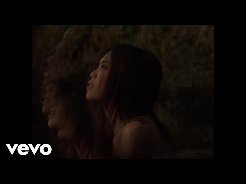 noui - girl of the earth (Official Music Video)