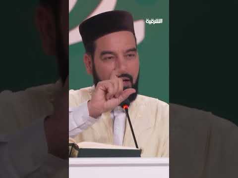 فيديو | عضو لجنة التحكيم في قارئ الرافدين يقبل رأس المتسابق الصغير خلاد محمود ويقول له "نتنومس بخلاد"