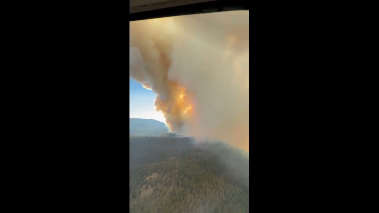 Massive Smoke Plume Towers Over Montana Forest As Sand Creek Fire Grows To 15,784 Acres || ViralHog