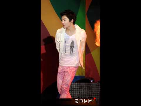 111002 guro cultwo show - no more perfume on you by Rickya.com