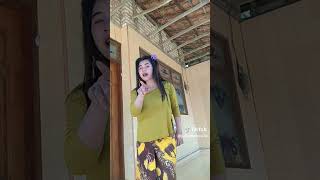 Download lagu goyang tiktok pake kain batik mp3 Download lagu goyang tiktok pake kain batik mp3