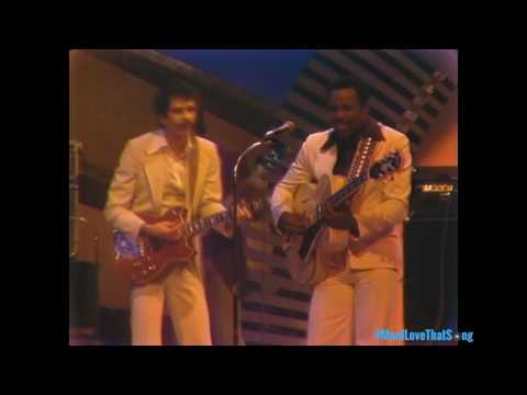 Van Morrison plays "Moondance" on the Midnight Special