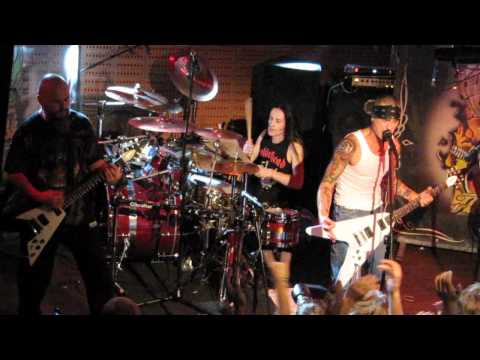 Acid Drinkers - Et si tu n'existais pas @ Warsaw, Hard Rock Cafe - 31.08.2010