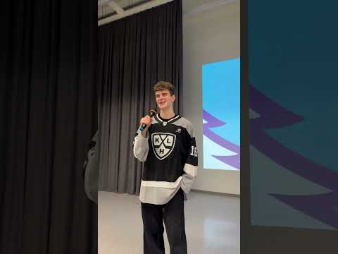 В какую ещё школу приехать с концертом? 😂