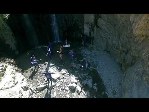 LOS DELFINES DEL AMOR - POR QUE SERAS ASI