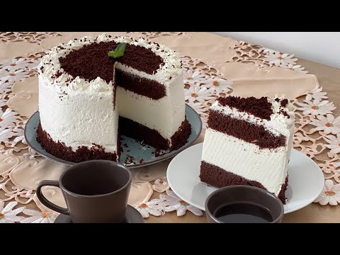 La torta con crema bavarese alla vaniglia è una torta semplice da fare e molto gustosa.