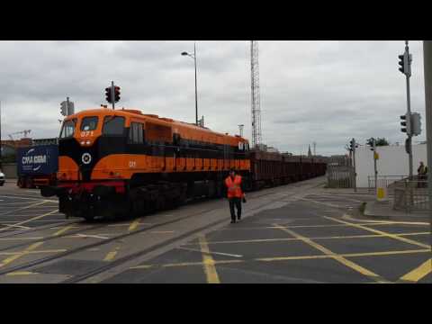 Retro Livery 071 +  Taras @ Alexandra Rd