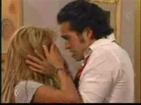 Salvame // Mia y Miguel