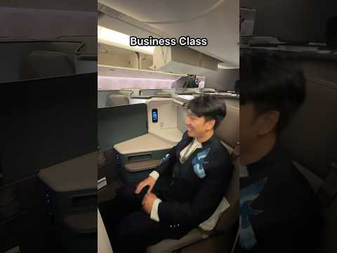Super economy VS super first class airplane seats… #airplaneseats #businessclass #cathaypacific