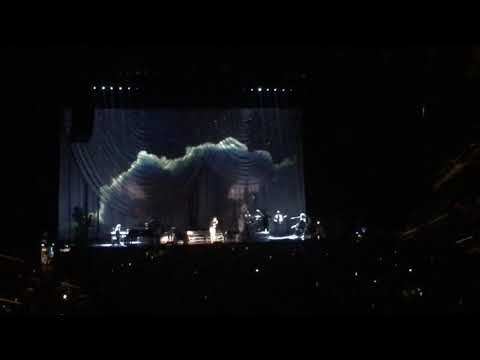 11.16.2018 - Idina Menzel - Defying Gravity