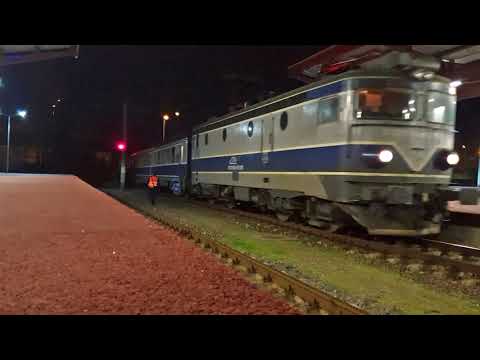 EG-058 + 10 Car Long IR 1577 Arriving in Galati Station