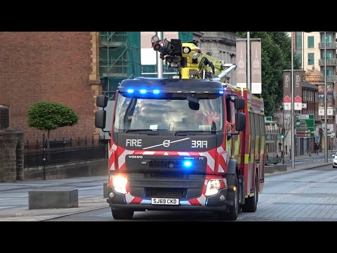 *BRAND NEW* Emergency One Scorpian Responding - Greater Manchester Fire And Rescue Service