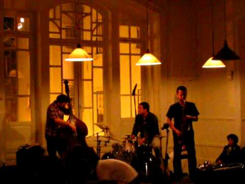 Nobuyasu Furuya : Trio play with Hernani Faustino (Bass) Gabriel Ferrandini (Drums)
