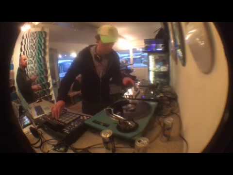 UNIT-RADIO n° 21 - Annet Mononom VS Quirien Qmix Page