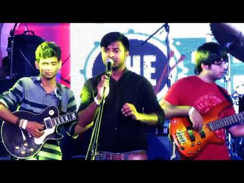 sumit pratap singh performing for Hindustan Times