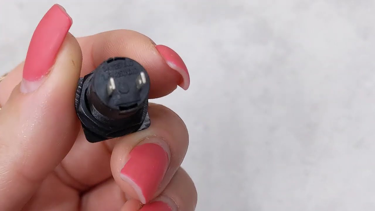 Кнопка LEMANSO LSW12 квадрат жовта з фіксацією ON-OFF/DS-226