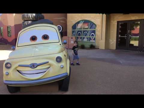 3.1.17 - Disney World - Cars - Luigi & Guido